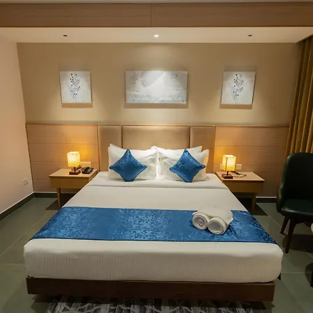 Luxo Kochi Hotel Exterior photo