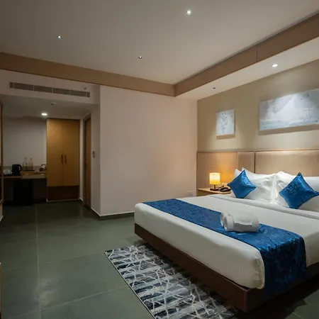 Luxo Kochi Hotel Exterior photo